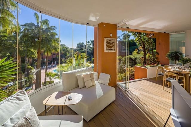 4 bedroom Apartment for sale in Nueva Andalucia, Marbella - € 1,090,000 (Ref: 10051353)