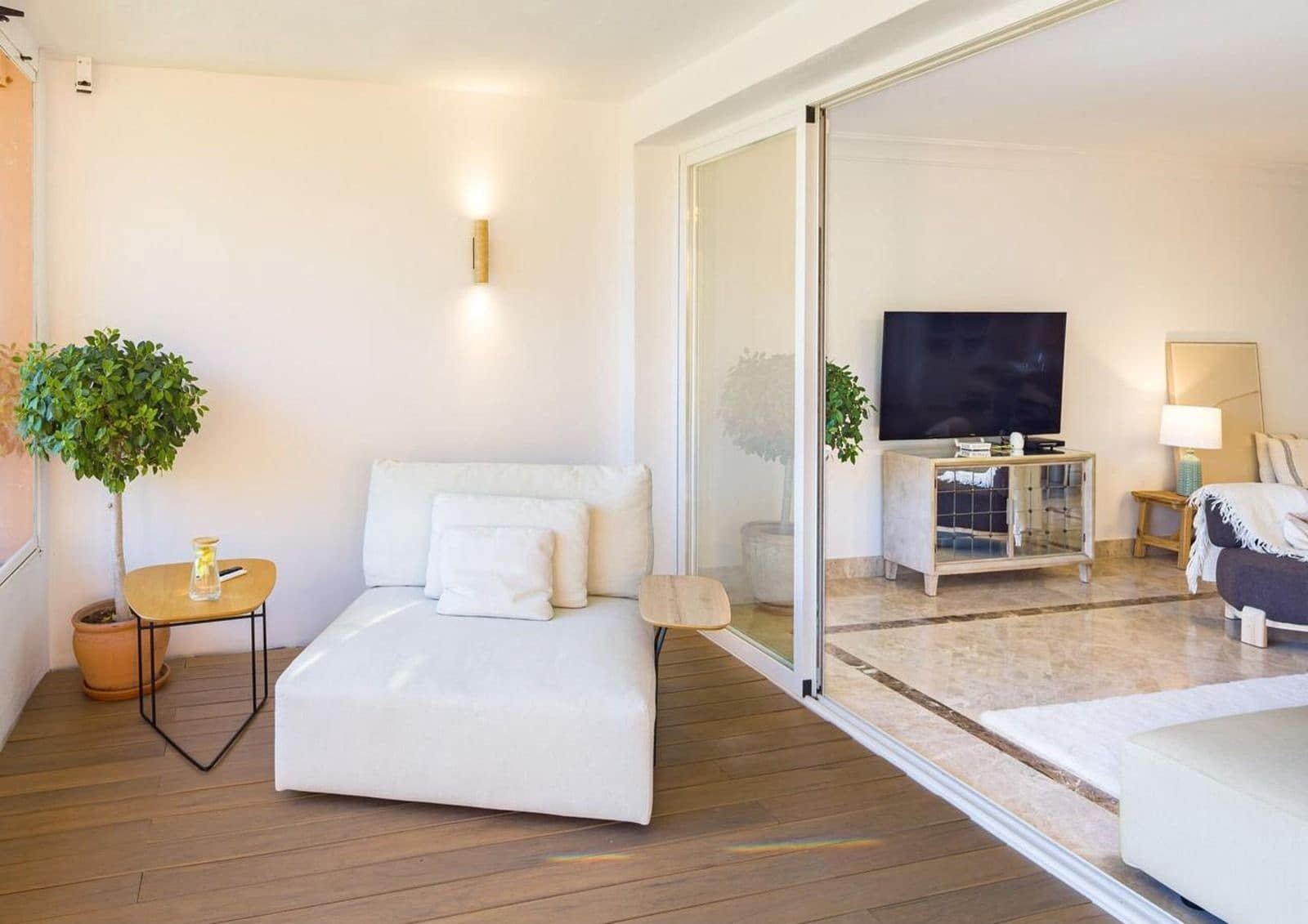 4 bedroom Apartment for sale in Nueva Andalucia - € 1,090,000 (Ref: 10051353)