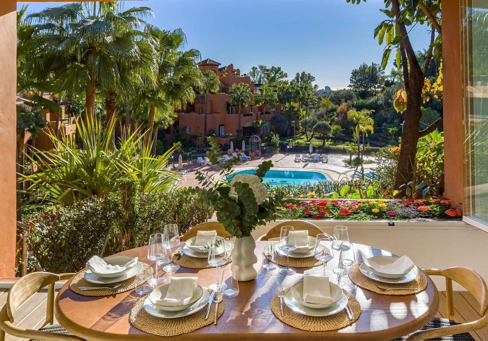 4 bedroom Apartment for sale in Nueva Andalucia - € 1,090,000 (Ref: 10051353)