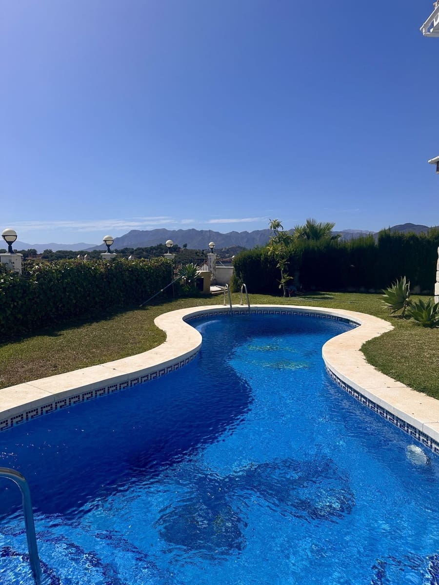 5 bedroom Townhouse for sale in La Mairena - € 990,000 (Ref: 10051354)