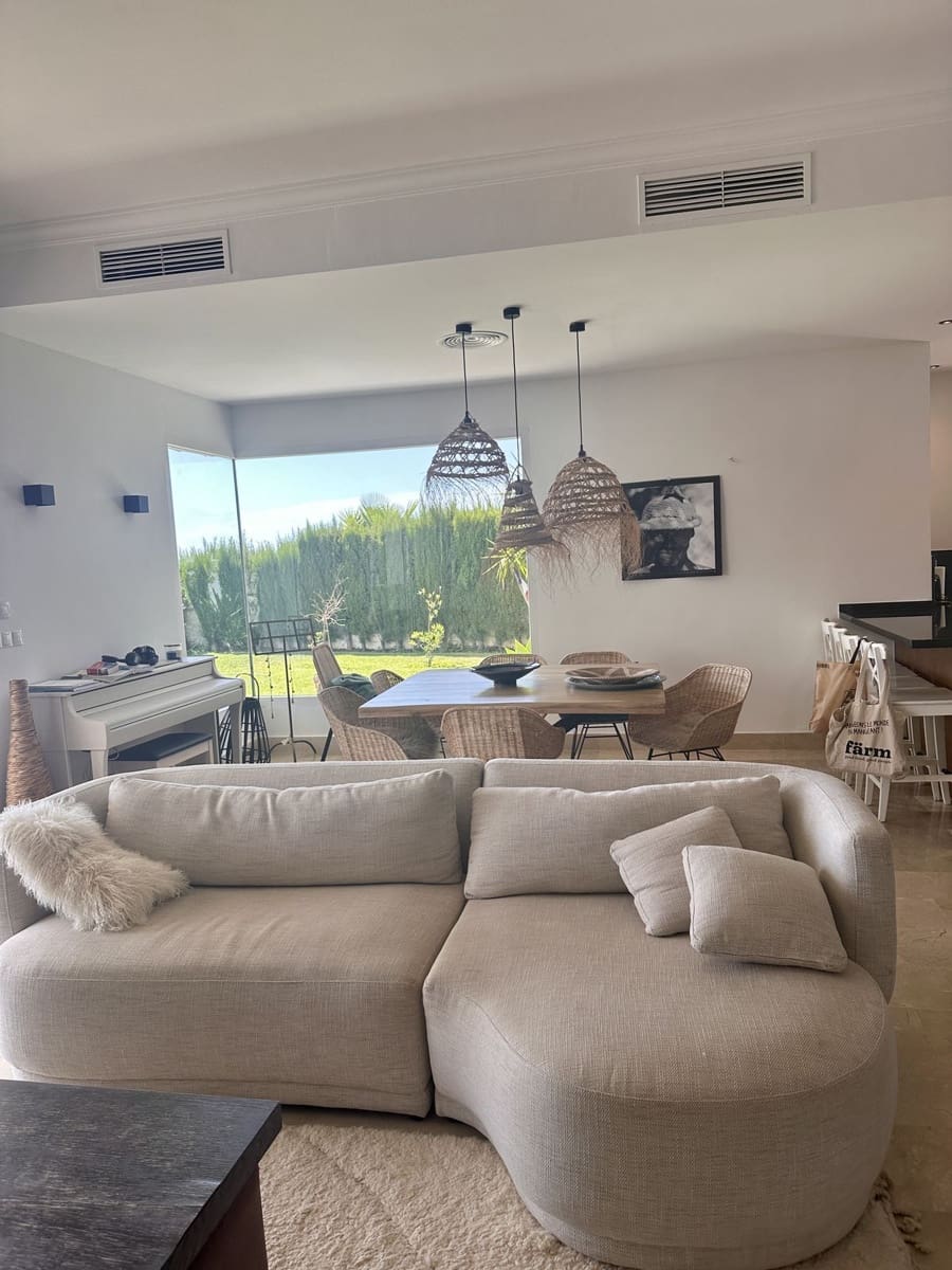5 bedroom Townhouse for sale in La Mairena - € 990,000 (Ref: 10051354)