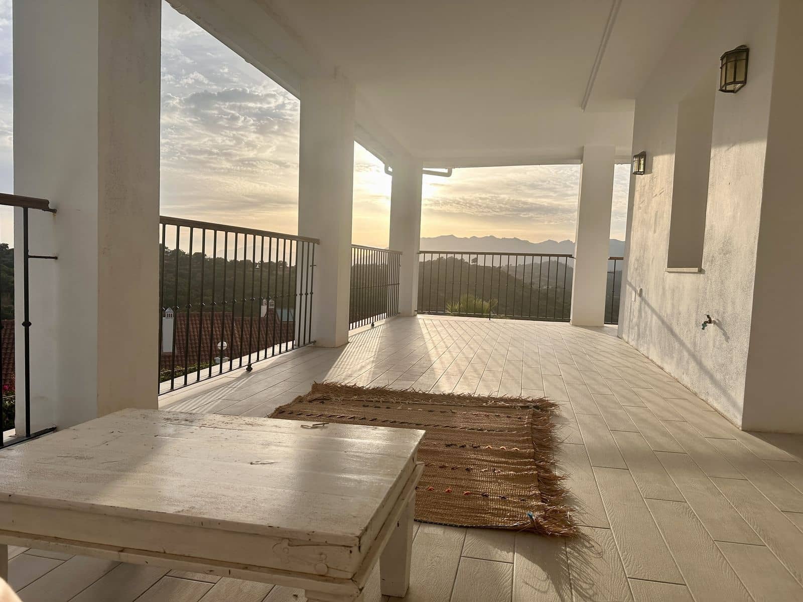 5 bedroom Townhouse for sale in La Mairena - € 990,000 (Ref: 10051354)