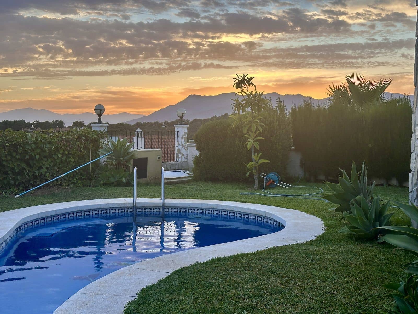 5 bedroom Townhouse for sale in La Mairena - € 990,000 (Ref: 10051354)