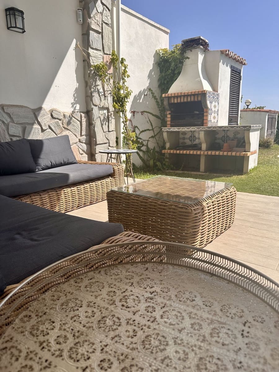 5 bedroom Townhouse for sale in La Mairena - € 990,000 (Ref: 10051354)