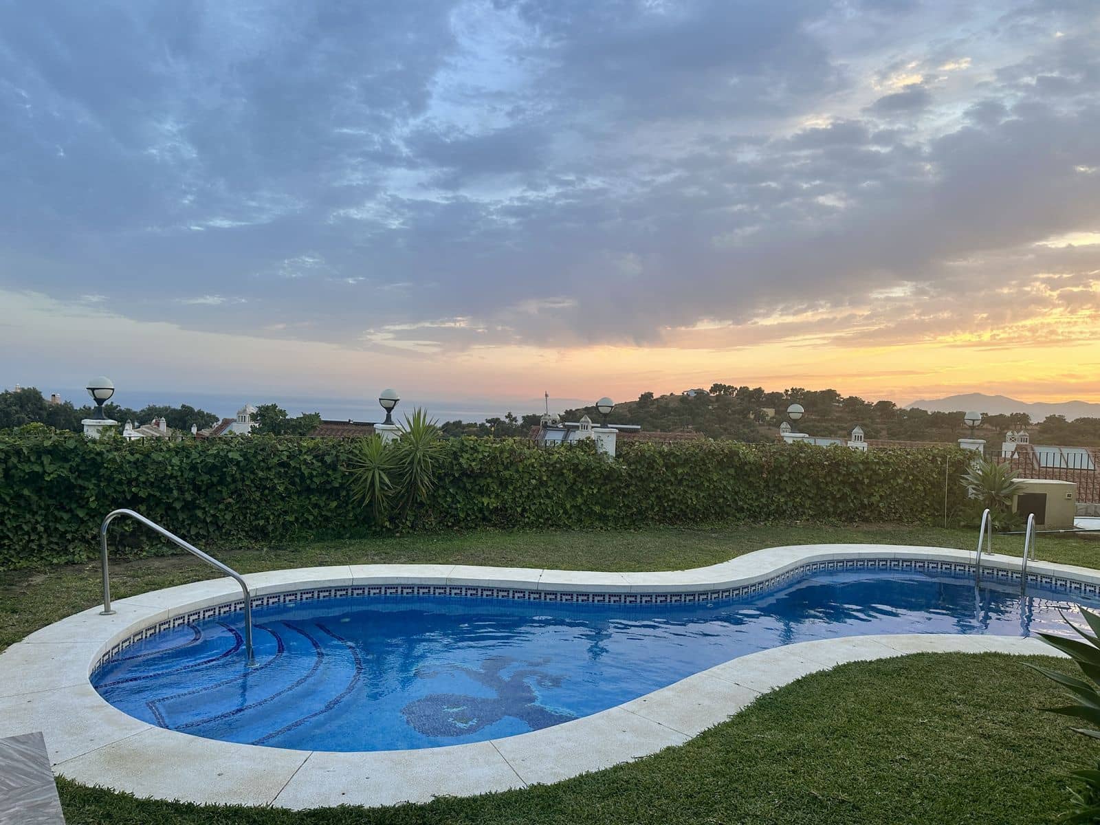 5 bedroom Townhouse for sale in La Mairena - € 990,000 (Ref: 10051354)
