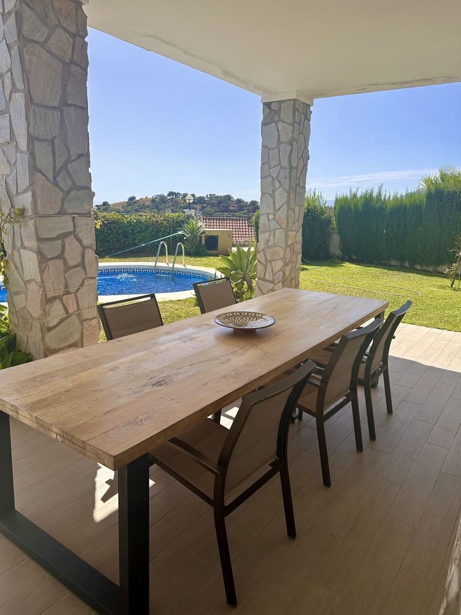 5 bedroom Townhouse for sale in La Mairena - € 990,000 (Ref: 10051354)