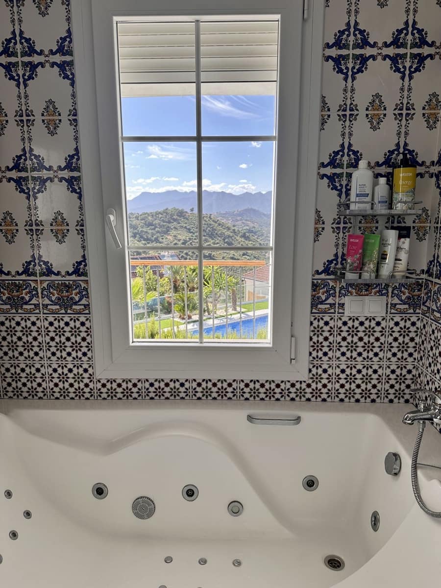 5 bedroom Townhouse for sale in La Mairena - € 990,000 (Ref: 10051354)