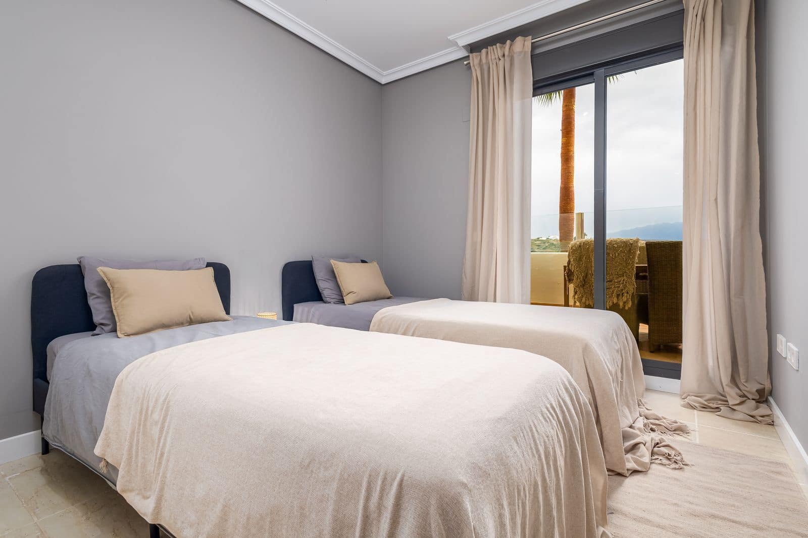 2 chambre Appartement à vendre à Estepona - 425 000 € (Ref: 10051355)