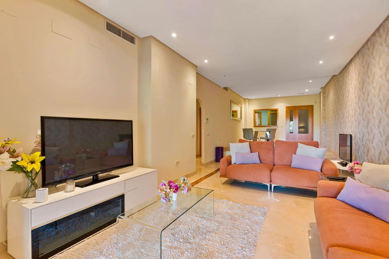 2 bedroom Apartment for sale in Puerto Banus - € 825,000 (Ref: 10051364)
