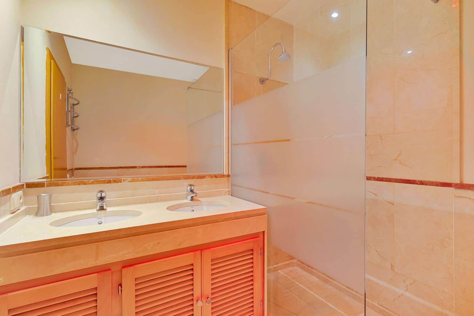 2 bedroom Apartment for sale in Puerto Banus - € 825,000 (Ref: 10051364)