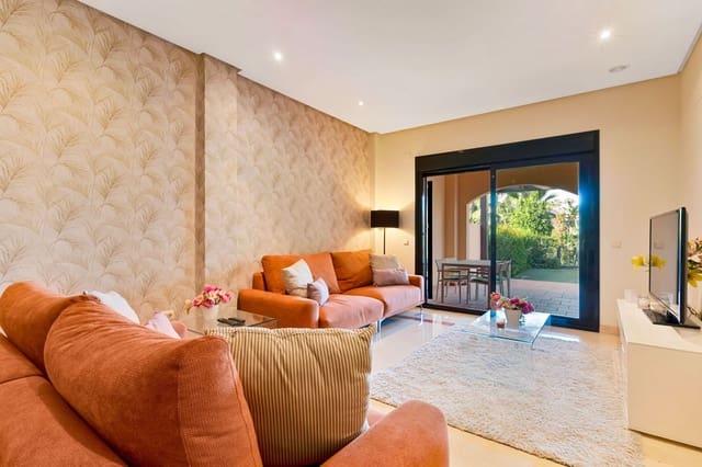 2 bedroom Apartment for sale in Puerto Banus, Marbella - € 825,000 (Ref: 10051364)