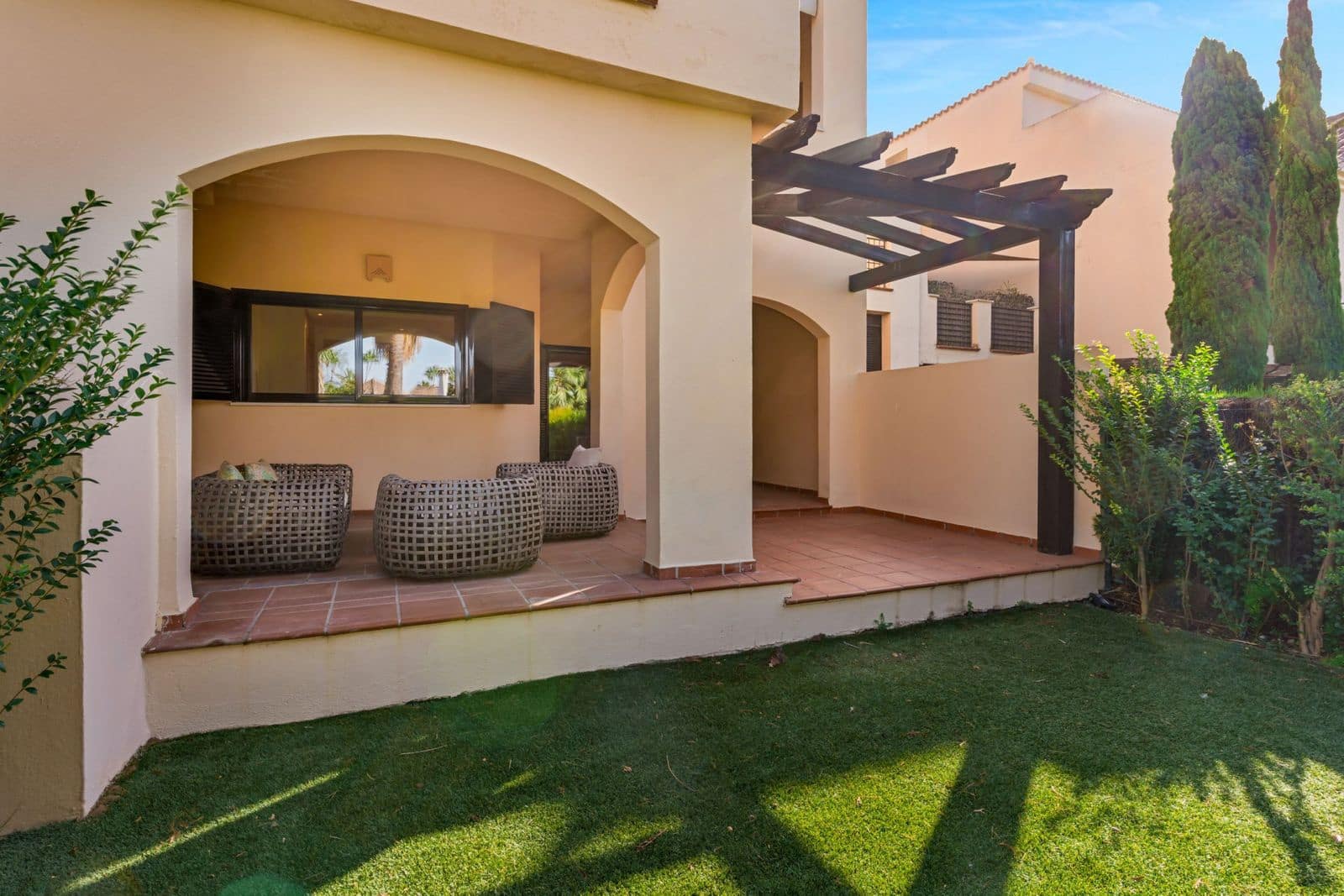 2 bedroom Apartment for sale in Puerto Banus - € 825,000 (Ref: 10051364)