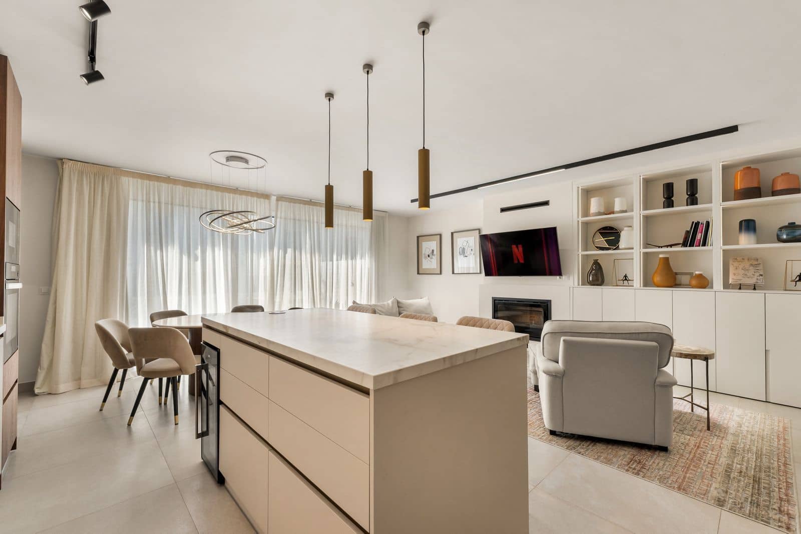 4 bedroom Townhouse for sale in Estepona - € 649,500 (Ref: 10051365)