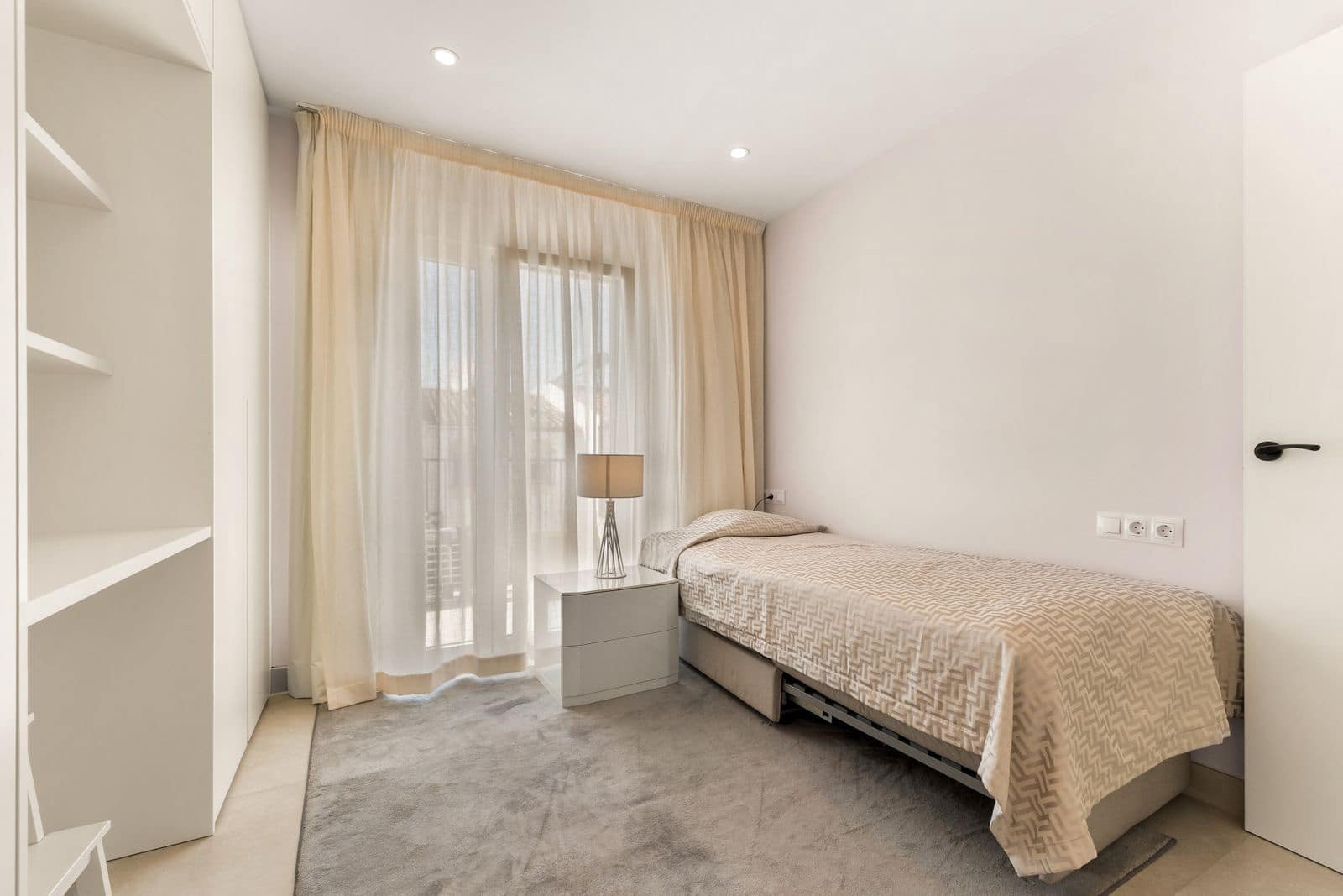 4 bedroom Townhouse for sale in Estepona - € 649,500 (Ref: 10051365)