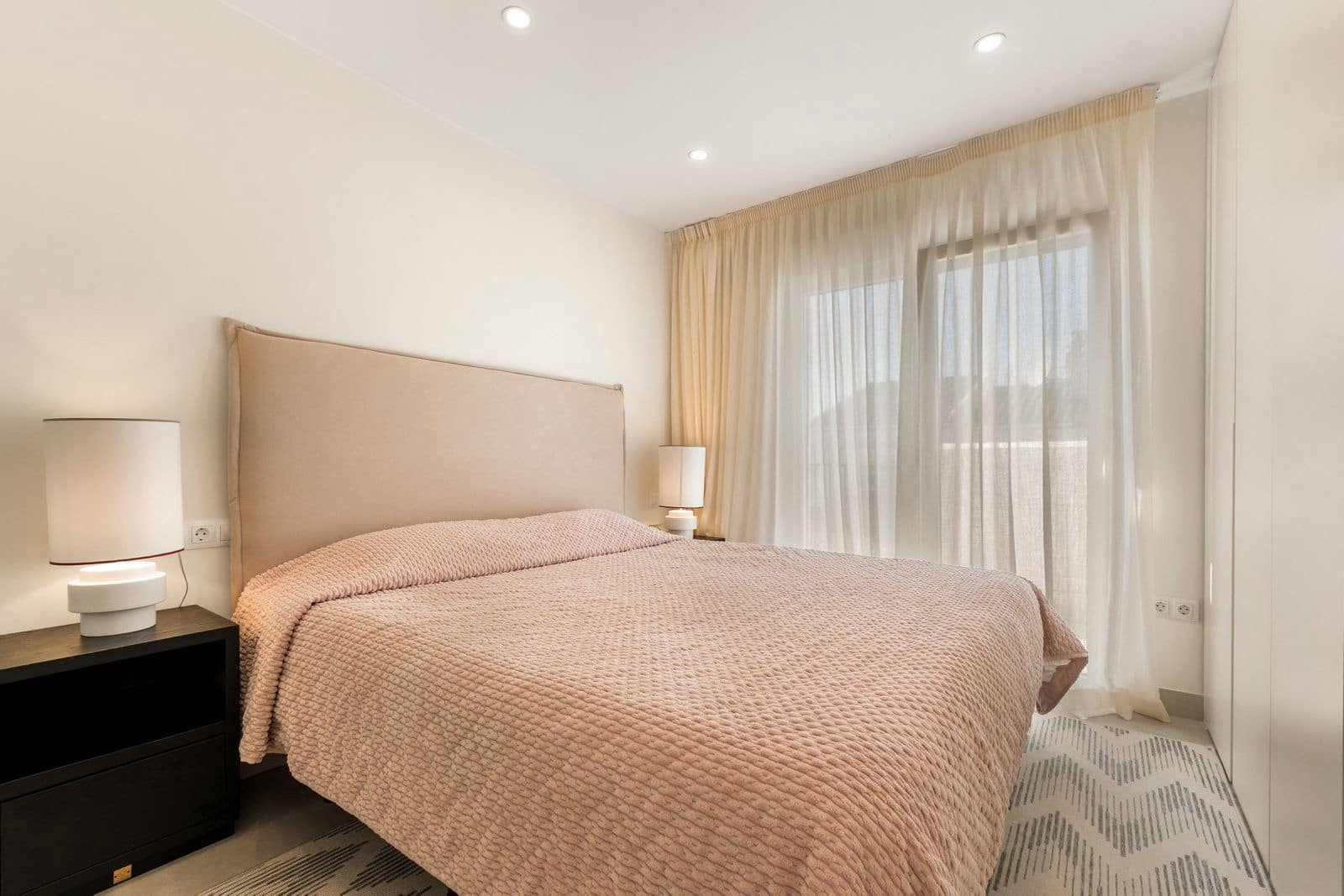 4 bedroom Townhouse for sale in Estepona - € 649,500 (Ref: 10051365)