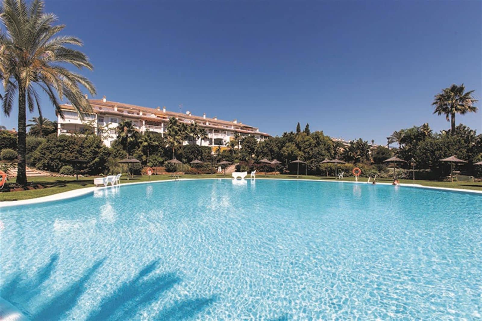 2 makuuhuone Huoneisto myytävänä paikassa Nueva Andalucia - 429 000 € (Ref: 10051368)