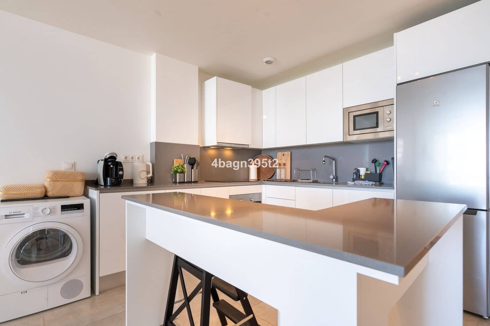 3 bedroom Apartment for sale in La Cala de Mijas - € 599,000 (Ref: 10051370)