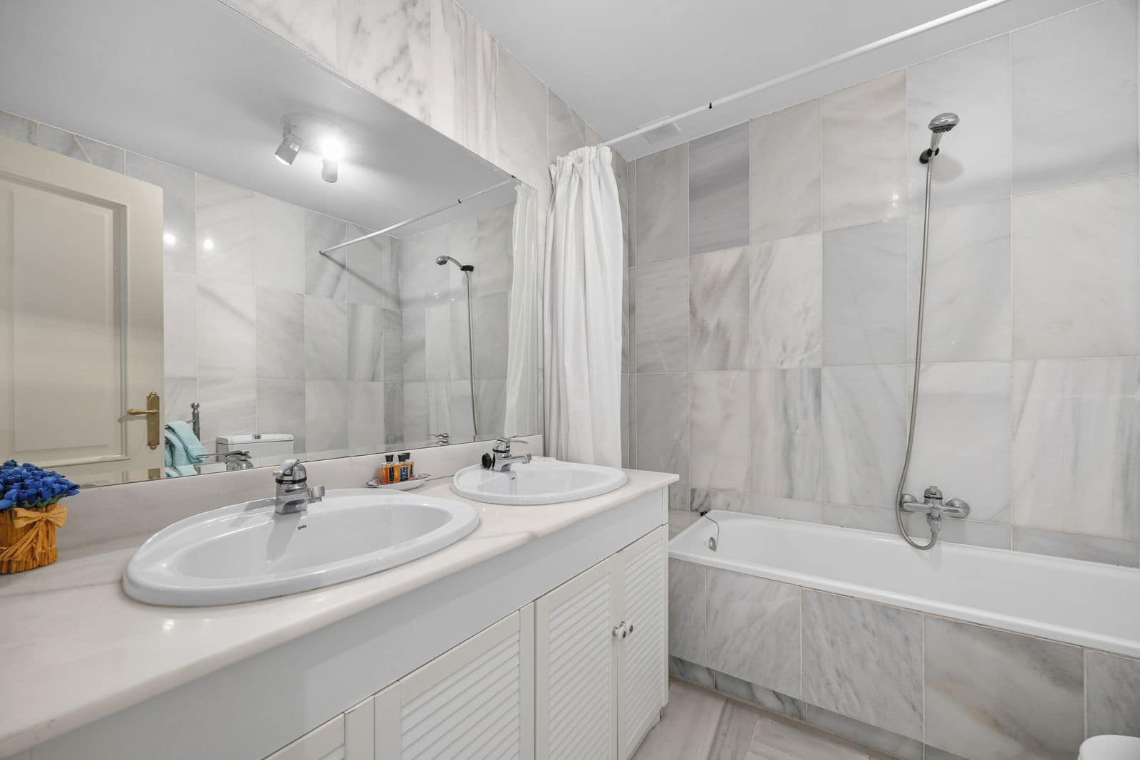 5 makuuhuone Omakotitalo myytävänä paikassa La Quinta - 850 000 € (Ref: 10051373)