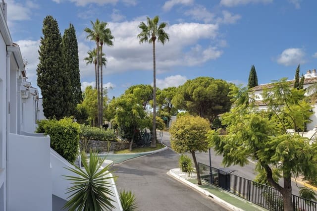 5 makuuhuone Omakotitalo myytävänä paikassa La Quinta, Benahavís - 850 000 € (Ref: 10051373)