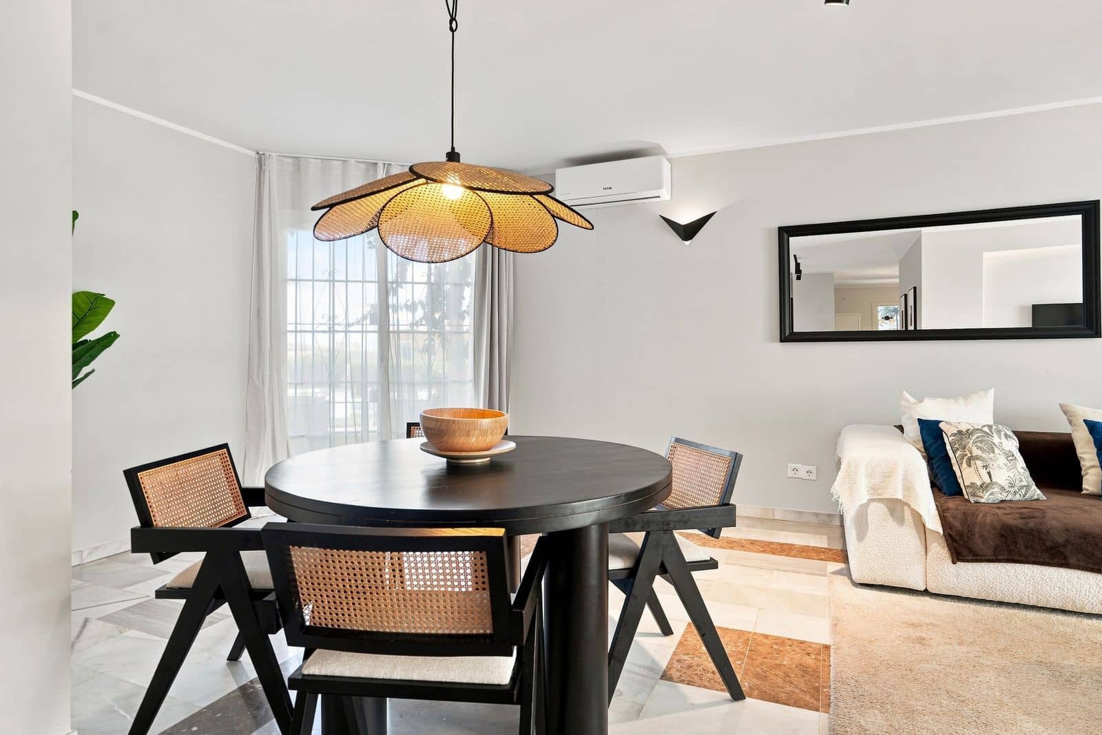 2 bedroom Apartment for sale in Calahonda - € 495,000 (Ref: 10051374)