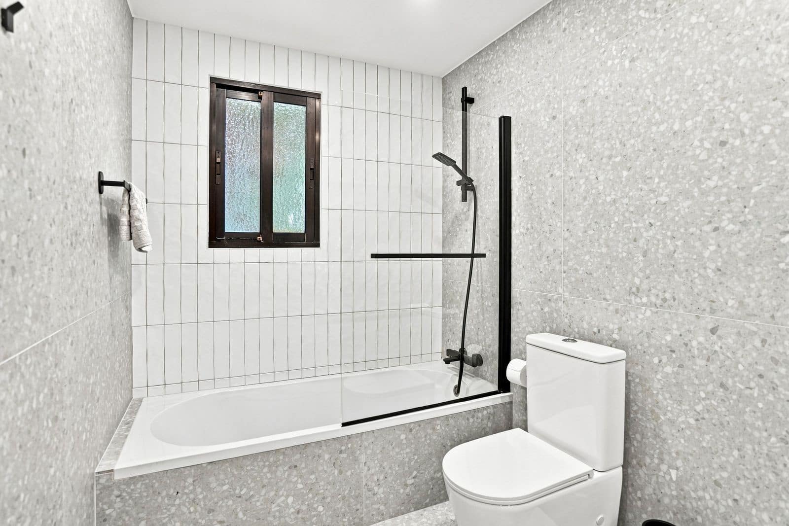 2 bedroom Apartment for sale in Calahonda - € 495,000 (Ref: 10051374)