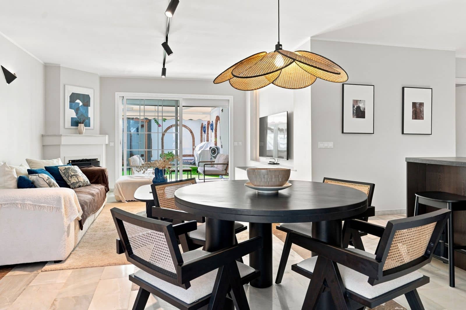 2 bedroom Apartment for sale in Calahonda - € 495,000 (Ref: 10051374)