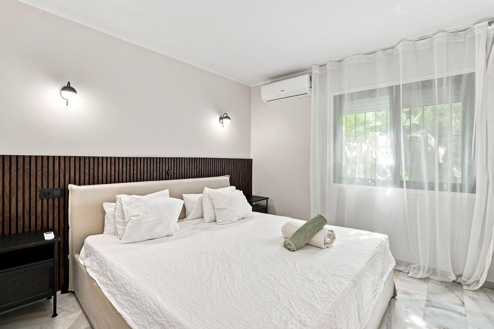 2 bedroom Apartment for sale in Calahonda - € 495,000 (Ref: 10051374)