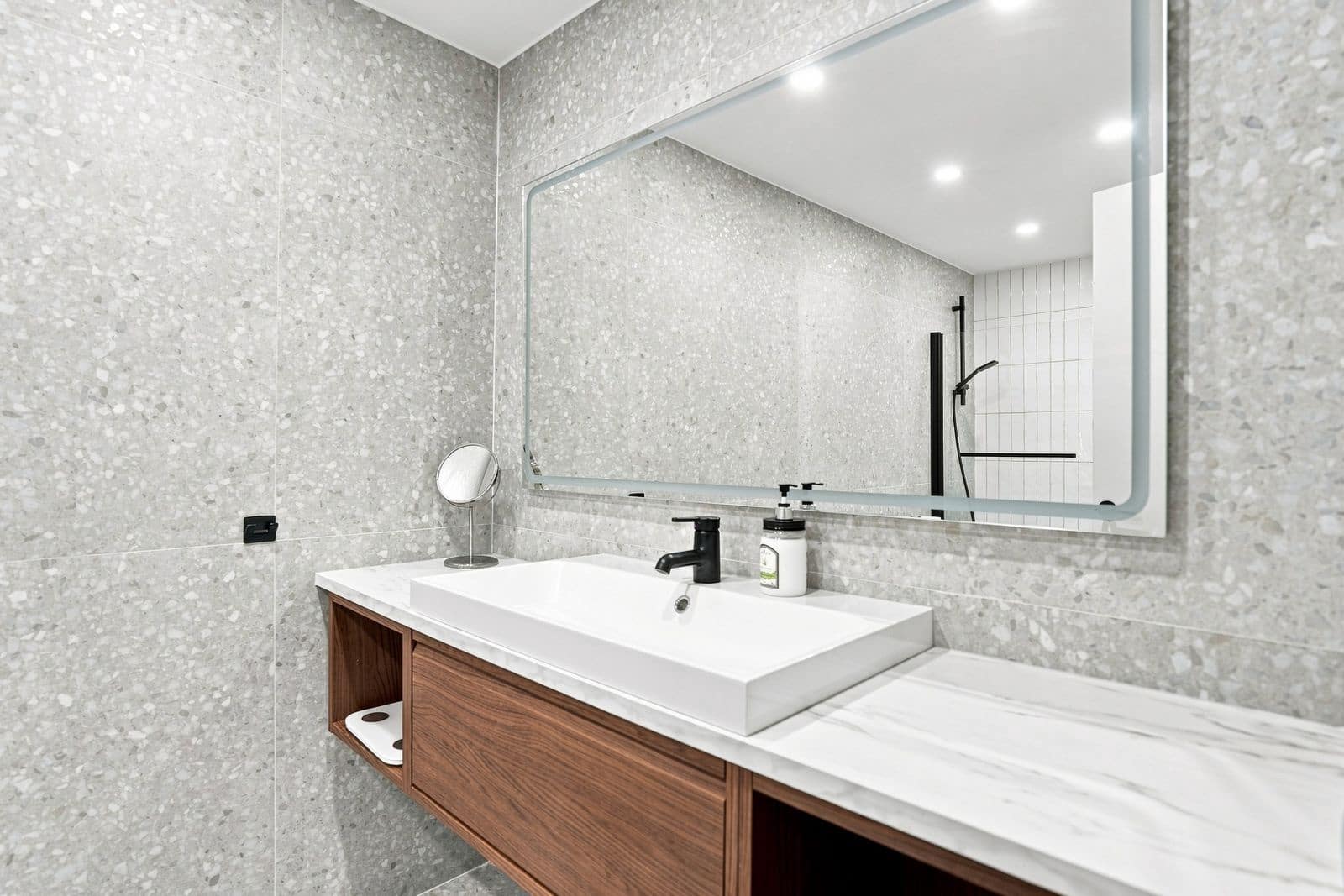 2 bedroom Apartment for sale in Calahonda - € 495,000 (Ref: 10051374)