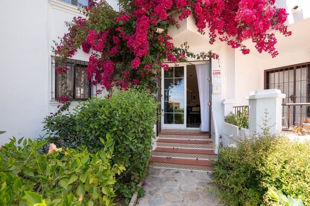2 bedroom Apartment for sale in Calahonda, Mijas - € 495,000 (Ref: 10051374)