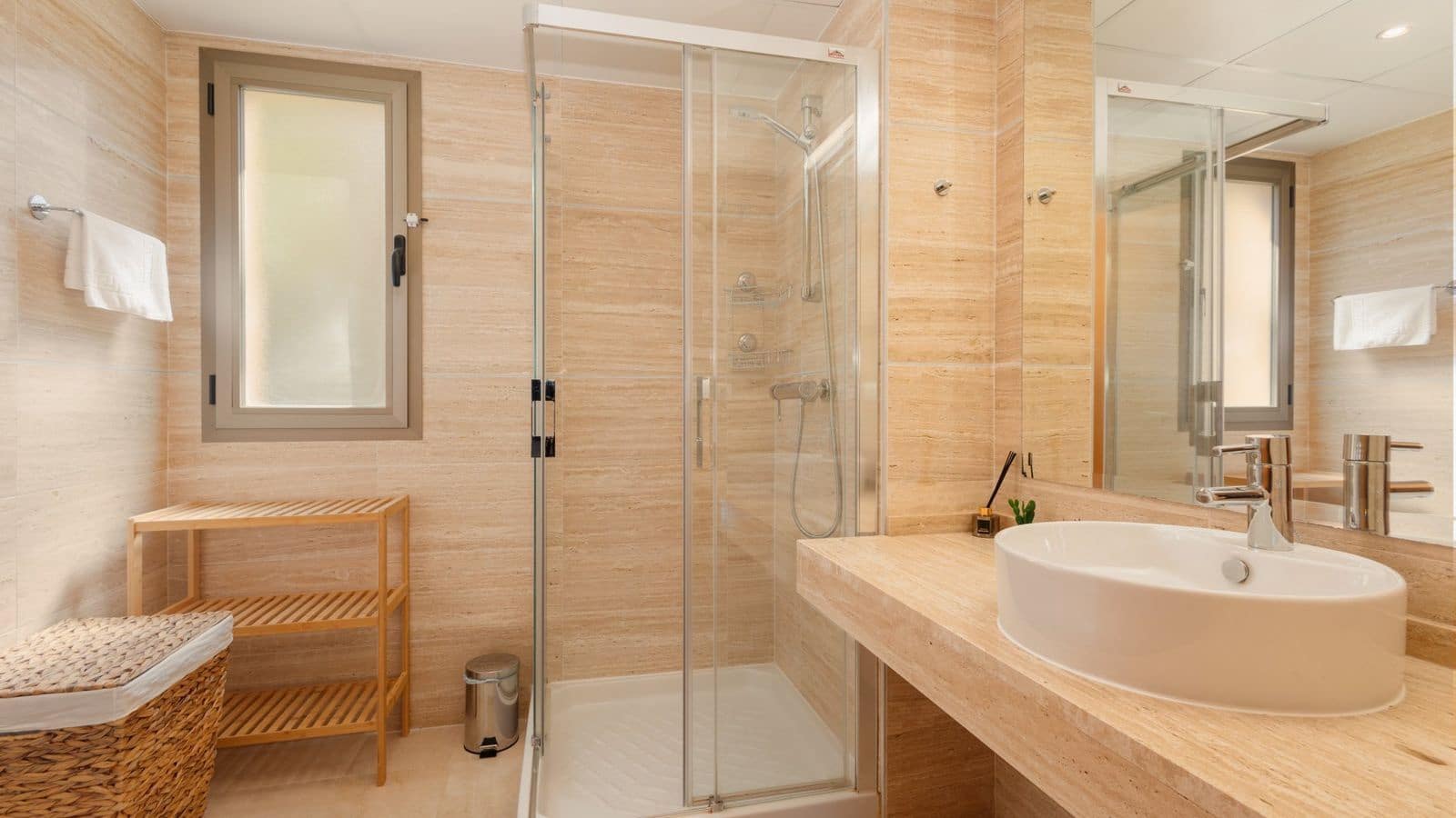 3 bedroom Apartment for sale in Benahavis - € 579,000 (Ref: 10051375)