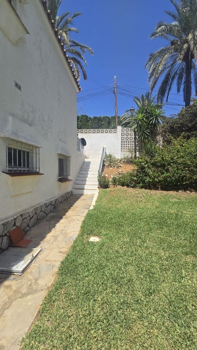 2 soveværelse Villa til salg i Marbesa - € 1.350.000 (Ref: 10051376)