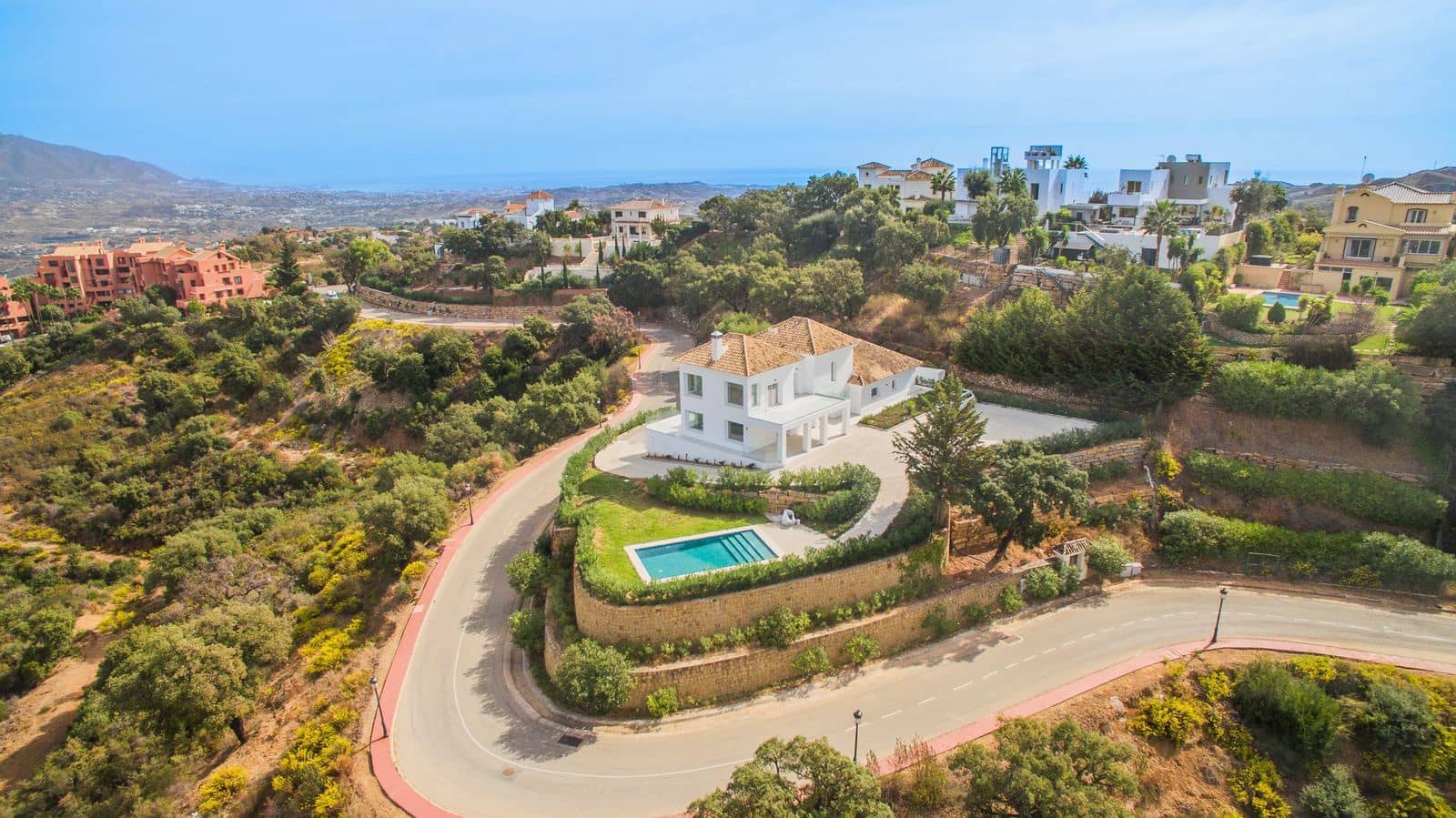 4 bedroom Villa for sale in La Mairena - € 1,980,000 (Ref: 10051379)