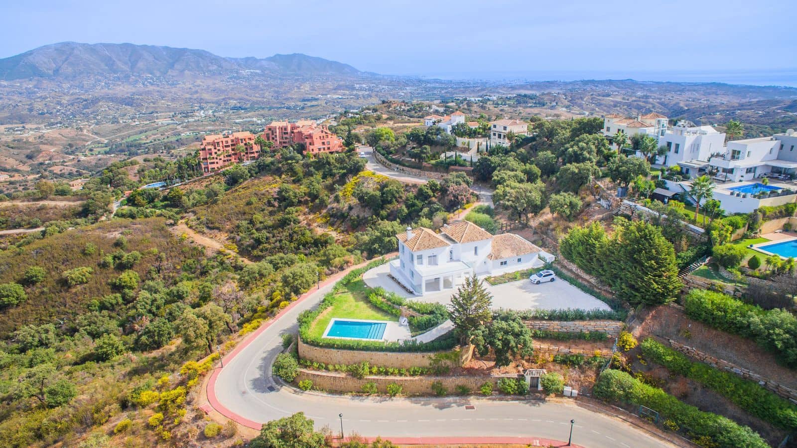 4 bedroom Villa for sale in La Mairena - € 1,980,000 (Ref: 10051379)