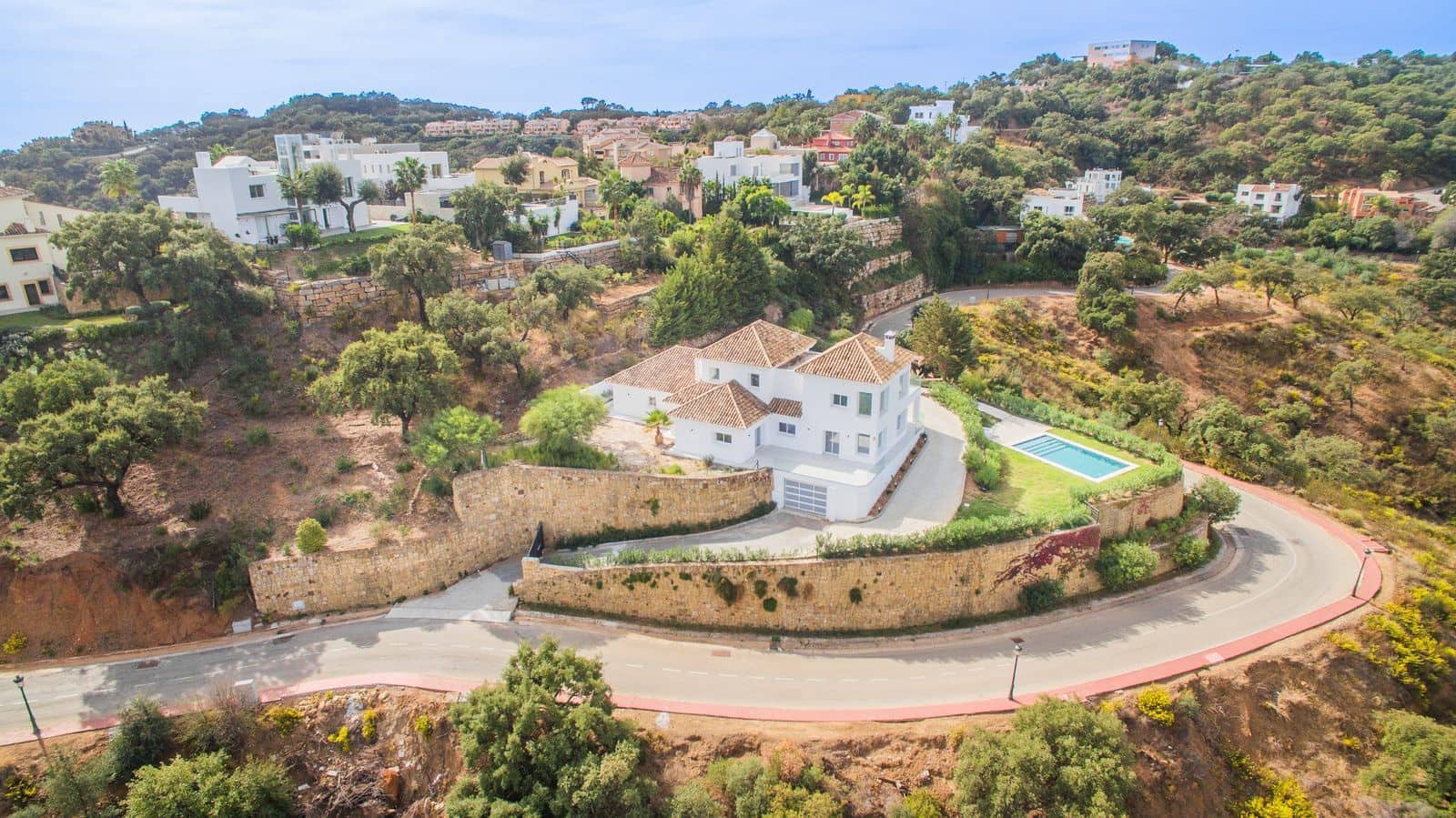 4 bedroom Villa for sale in La Mairena - € 1,980,000 (Ref: 10051379)
