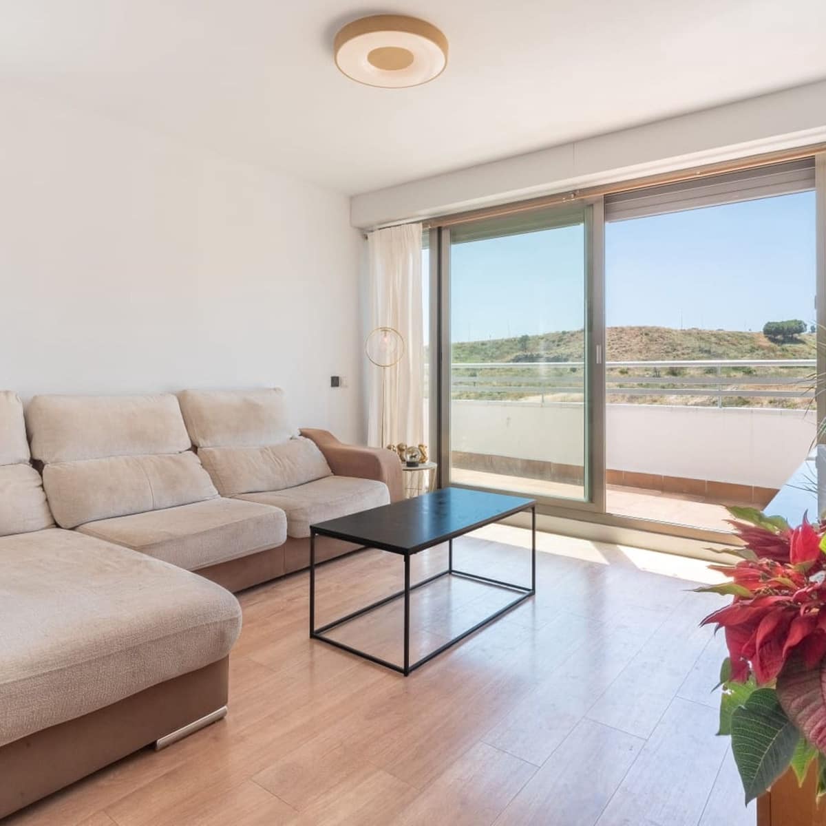 3 bedroom Apartment for sale in Marbella - € 742,000 (Ref: 10051380)