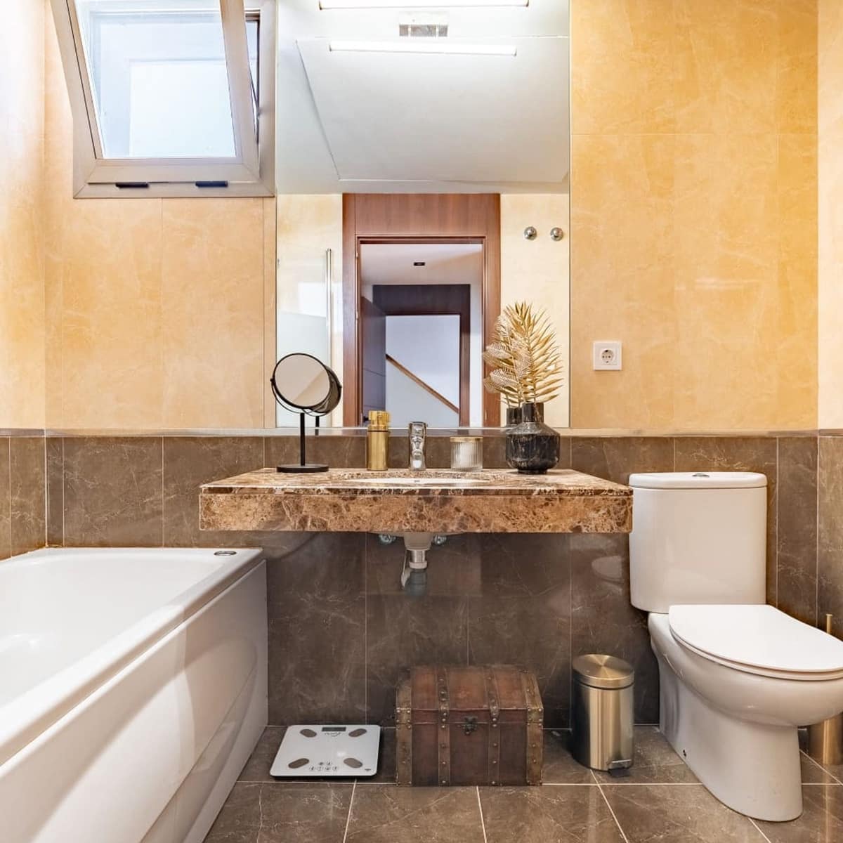 3 bedroom Apartment for sale in Marbella - € 742,000 (Ref: 10051380)