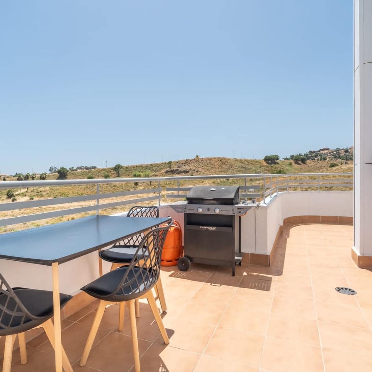 3 bedroom Apartment for sale in Marbella - € 742,000 (Ref: 10051380)