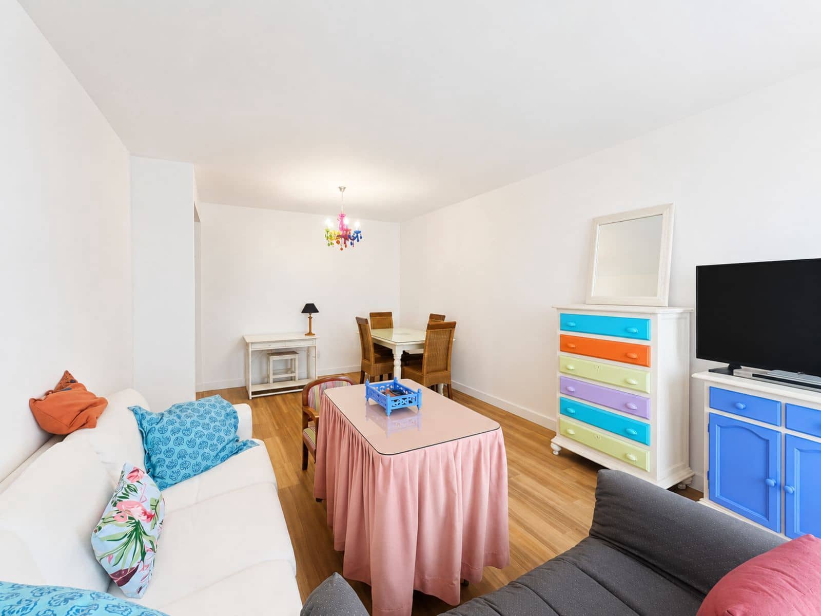 2 sovrum Lägenhet till salu i Estepona - 350 000 € (Ref: 10051381)