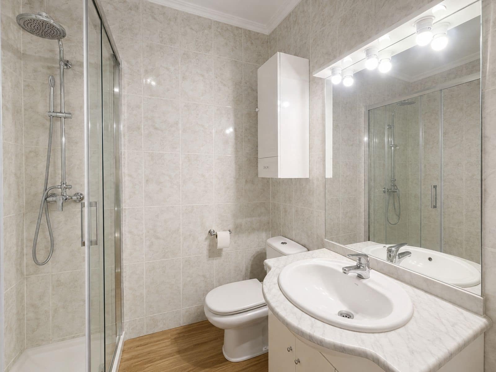 2 sovrum Lägenhet till salu i Estepona - 350 000 € (Ref: 10051381)