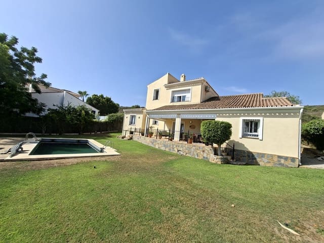 4 sovrum Villa till salu i La Duquesa / Puerto de la Duquesa, Manilva - 865 000 € (Ref: 10051383)