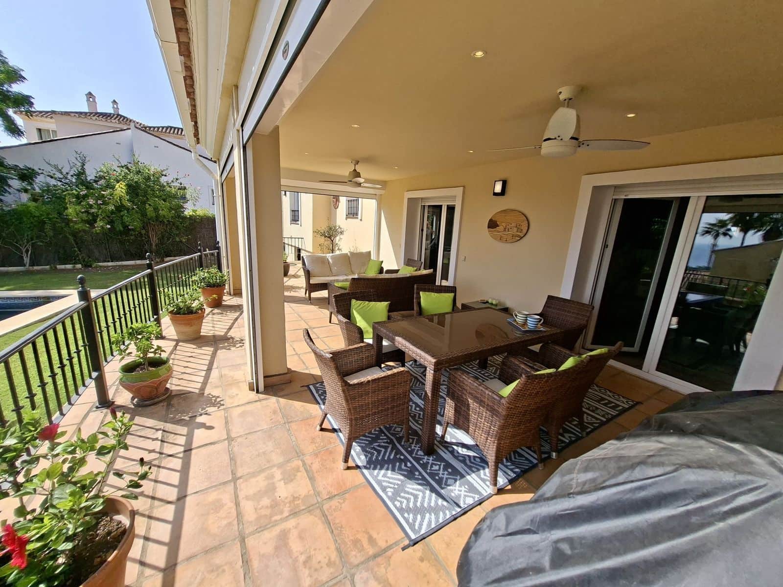 4 sovrum Villa till salu i La Duquesa / Puerto de la Duquesa - 865 000 € (Ref: 10051383)