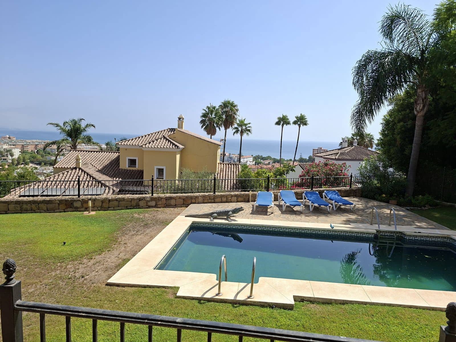 4 sovrum Villa till salu i La Duquesa / Puerto de la Duquesa - 865 000 € (Ref: 10051383)