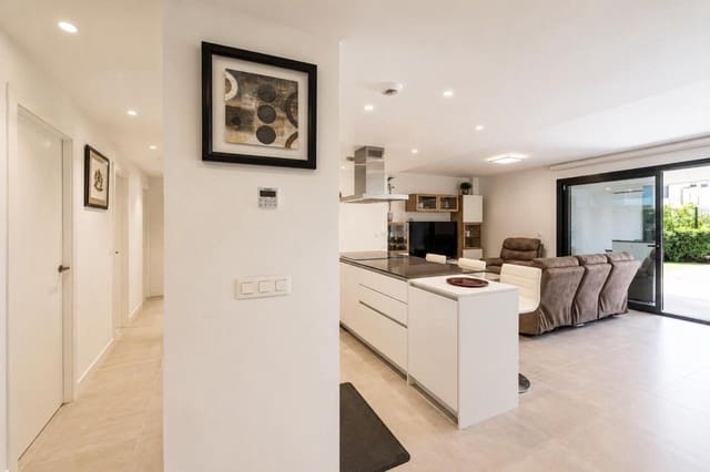 3 Zimmer Apartment zu verkaufen in Selwo, Estepona - 549.000 € (Ref: 10051384)