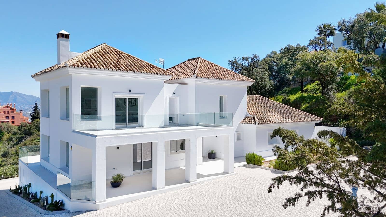 4 bedroom Villa for sale in La Mairena - € 1,980,000 (Ref: 10051385)