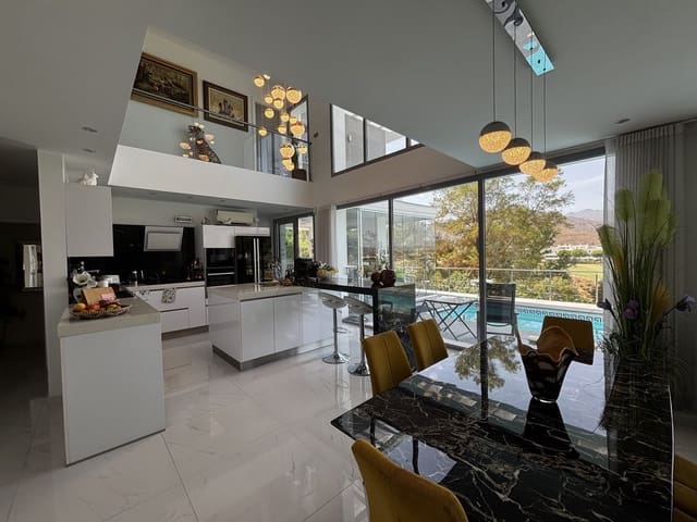 3 sovrum Villa till salu i La Cala Golf, Mijas - 1 850 000 € (Ref: 10051389)