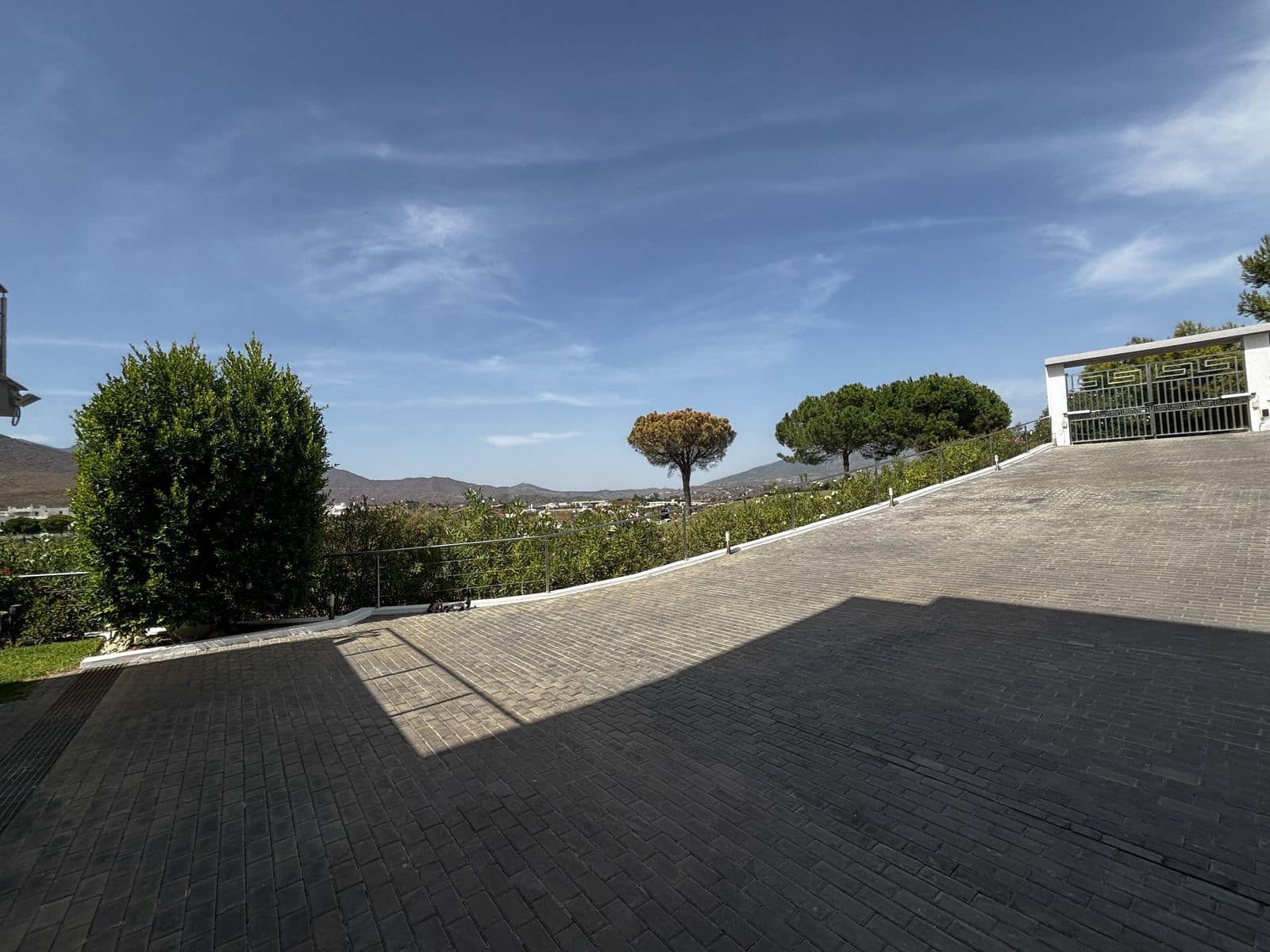 3 sovrum Villa till salu i La Cala Golf - 1 850 000 € (Ref: 10051389)