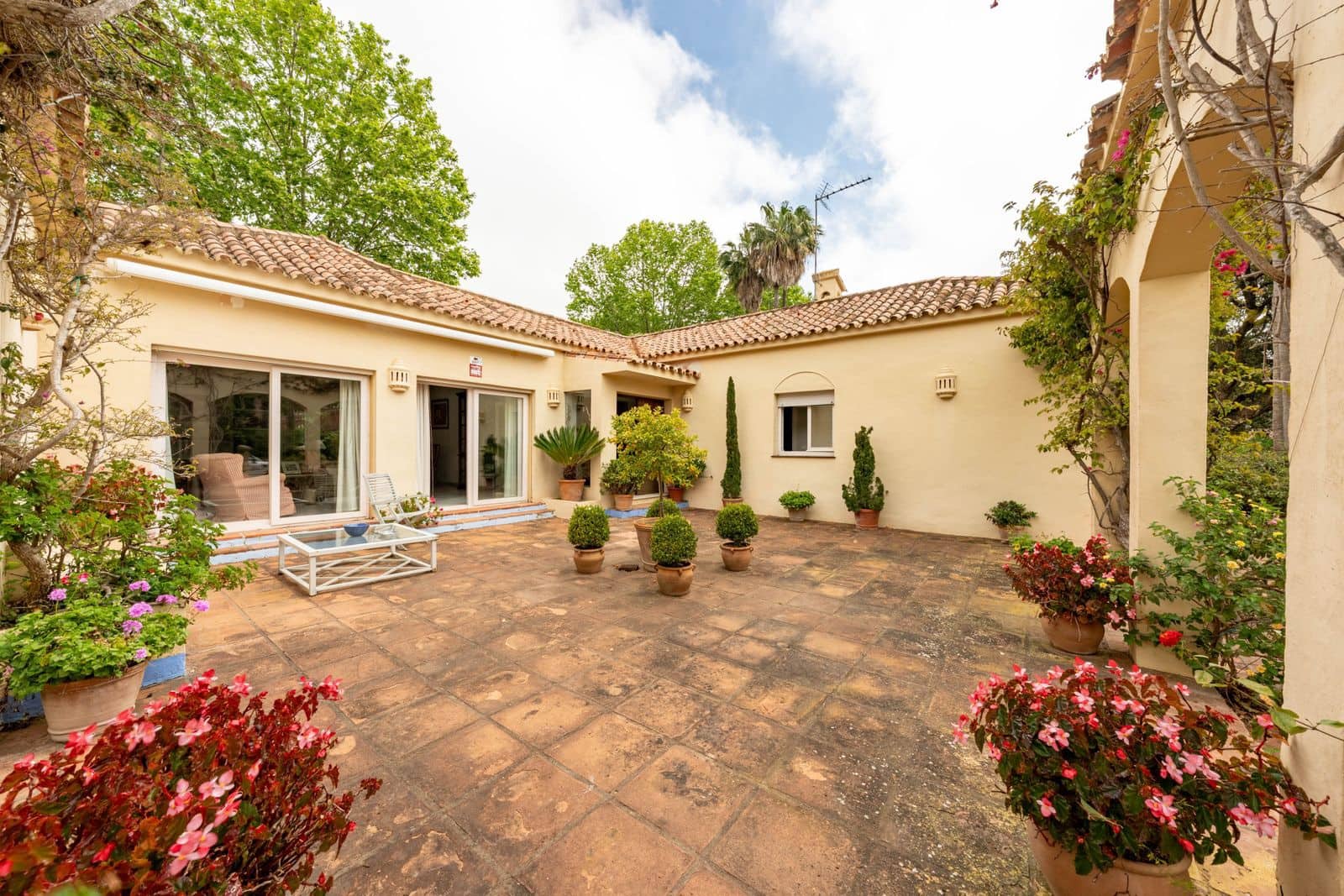 5 Zimmer Villa zu verkaufen in Sotogrande - 995.000 € (Ref: 10051391)