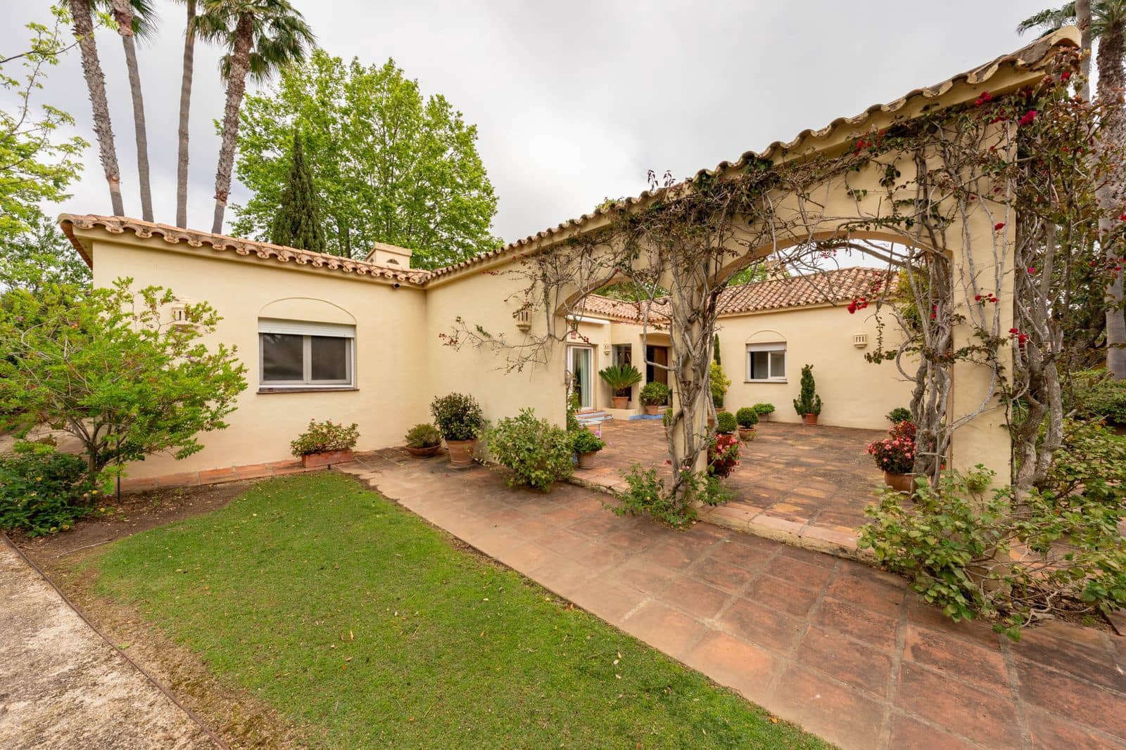 5 Zimmer Villa zu verkaufen in Sotogrande - 995.000 € (Ref: 10051391)