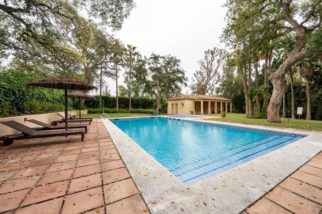 5 Zimmer Villa zu verkaufen in Sotogrande, San Roque - 995.000 € (Ref: 10051391)