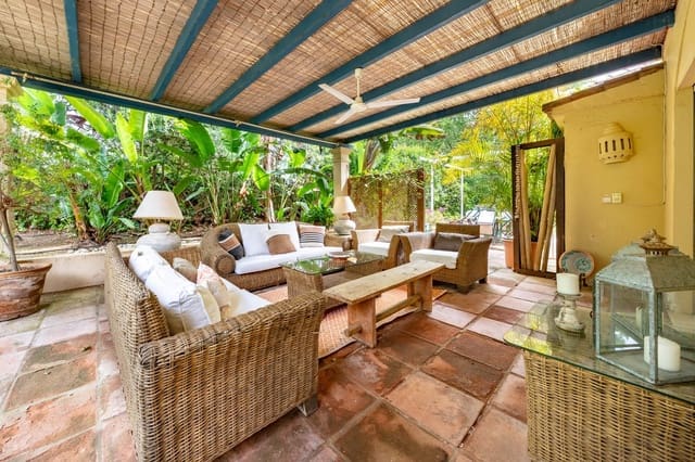 5 Zimmer Villa zu verkaufen in Sotogrande, San Roque - 995.000 € (Ref: 10051391)